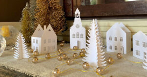 Decorazioni natalizie fai da te con la carta