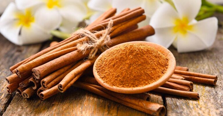 Ecco quali fragranze possiamo utilizzare per creare un'accogliente atmosfera casalinga in inverno Fragranze invernali per la casa.