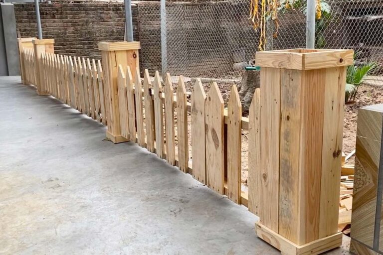 Ecco come realizzare questo bellissimo recinto fai da te in legno di pallet: video tutorial recinto fai da te in legno di pallet
