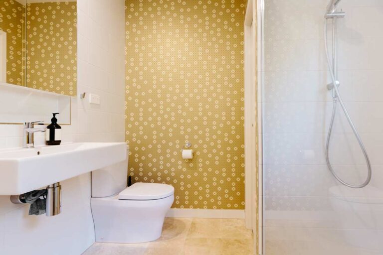 Carta da parati per il bagno: quale scegliere? Carta da parati per il bagno.