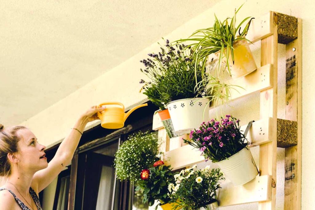 Come sfruttare un piccolo balcone in estate.