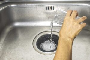 come eliminare cattivi odori scarico lavandino.