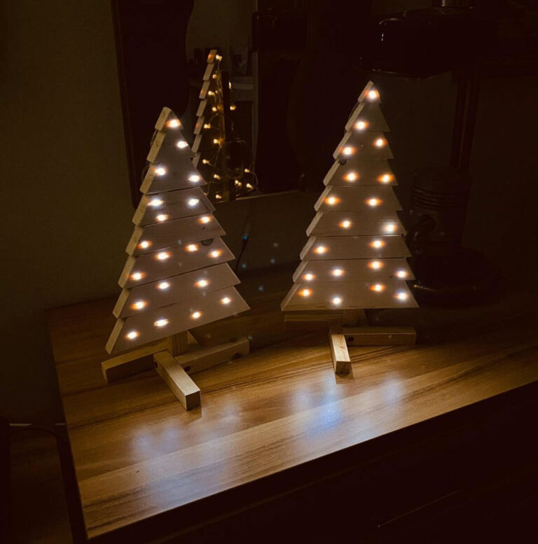 Réaliser un sapin de Noël en palette Réaliser un sapin de Noël en palette