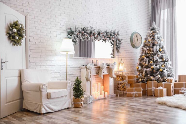 Trasforma il tuo soggiorno quest'inverno: idee uniche e fai da te per una decorazione affascinante soggiorno decorato per il Natale