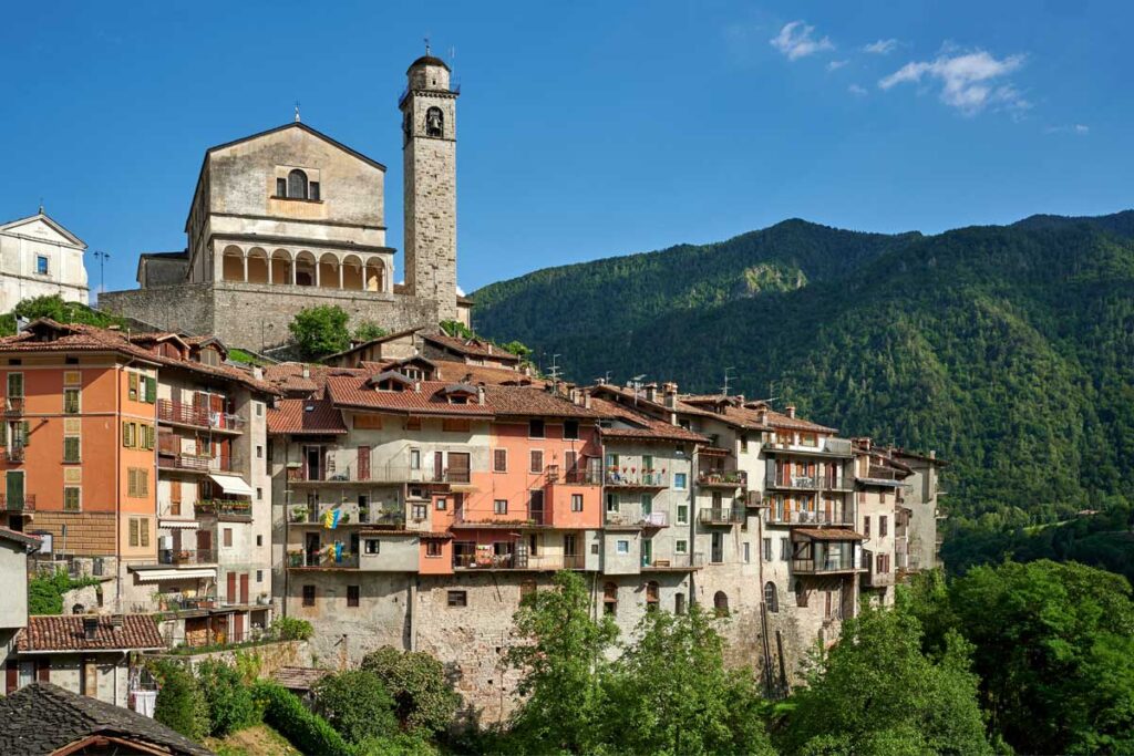 Borgo di Bagolino in Lombardia.