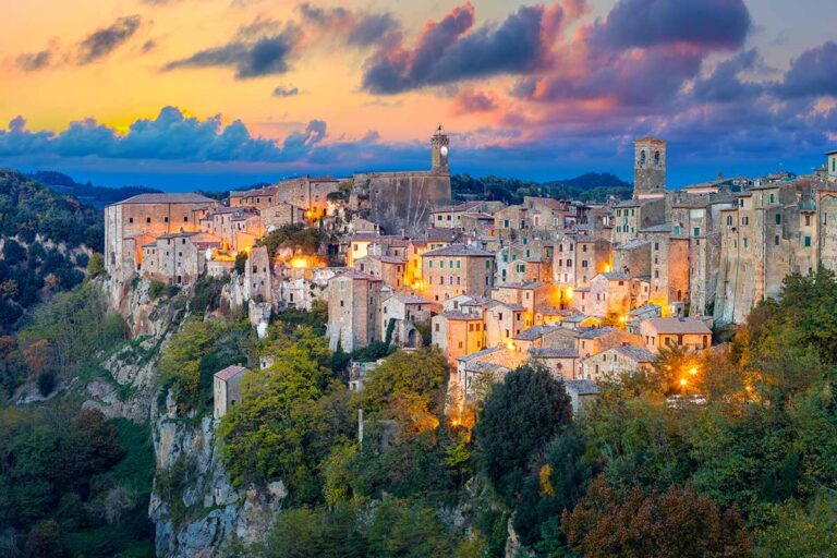 Il borgo di Sorano: scopri questa perla rara nascosta nelle colline della maremma toscana borgo di Sorano