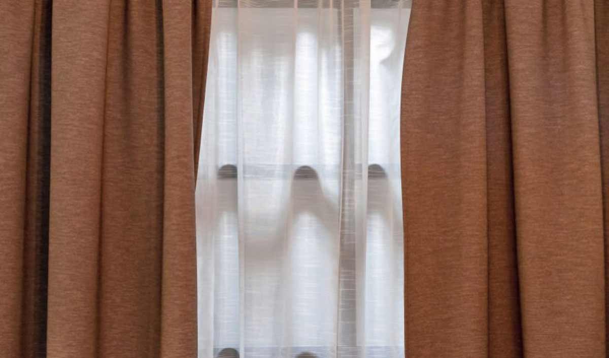 tende coprenti in soggiorno