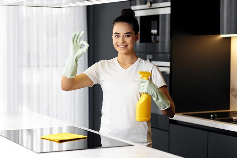 Pulizia perfetta piano cottura a induzione.