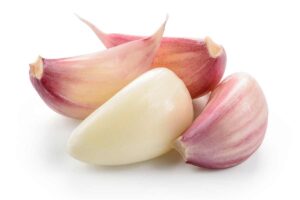 Pulire e igienizzare il water con l'aglio.