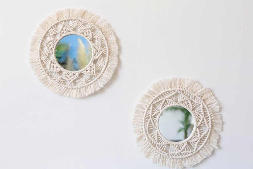 specchi decorati con il macramè