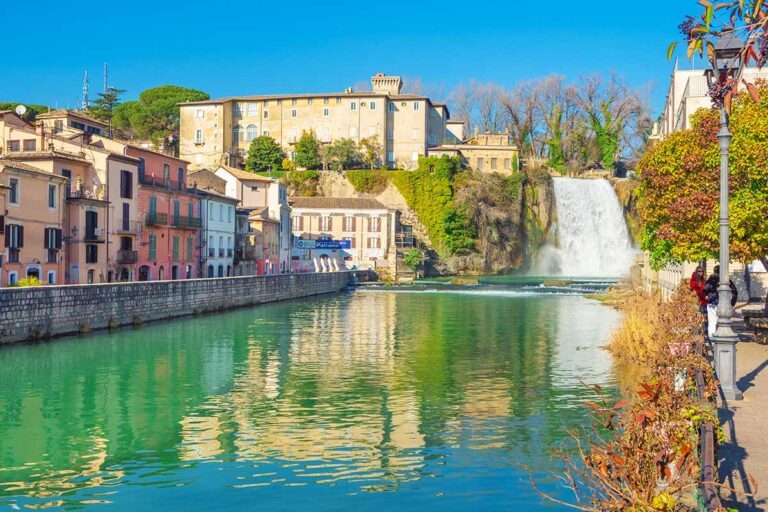 Vivi la magia di Isola del Liri: il tesoro nascosto del Lazio tra cascate e storia Isola del Liri