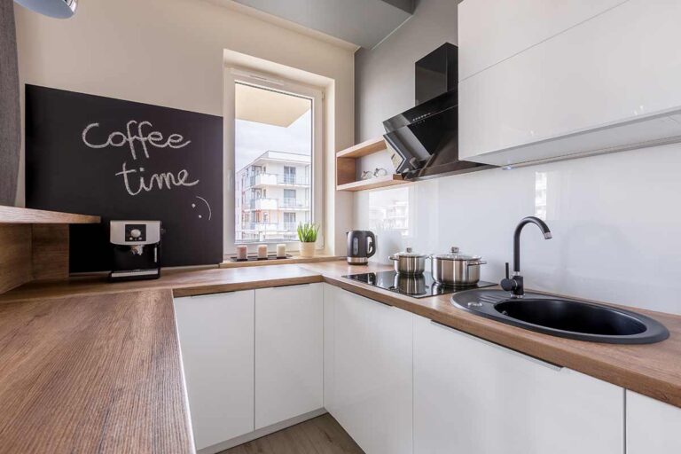 Trasforma la tua cucina stretta in un capolavoro di stile e funzionalità arredare cucina stretta