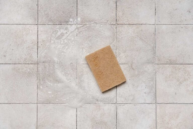 Segreti per fughe impeccabili: rendi brillante il tuo bagno Segreti per fughe impeccabili