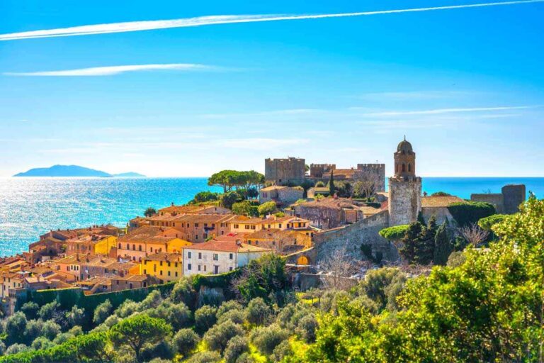 Viaggio a Castiglione della Pescaia: un paradiso in Toscana tra storia antica e spiagge da sogno Castiglion della Pescaia