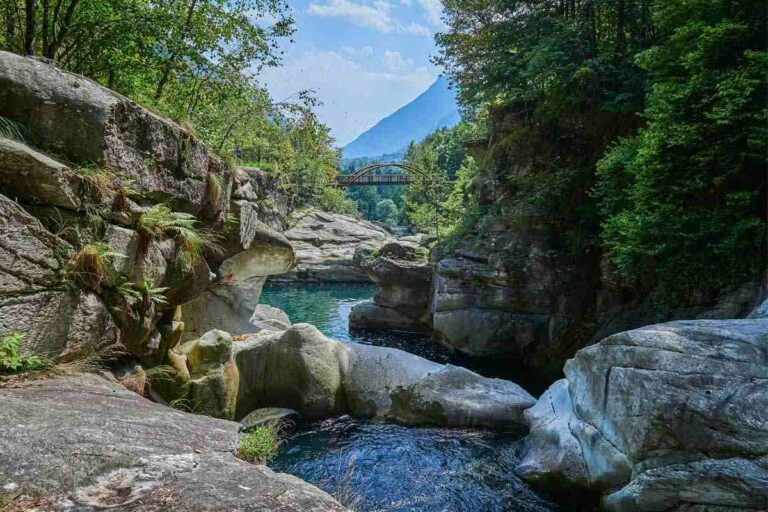 Avventura nel Piemonte: esplora le gole e le rocce dell'Orrido di Uriezzo Orrido di Uriezzo