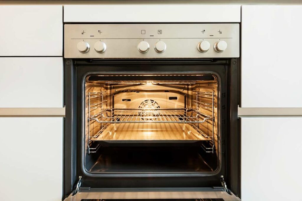 Metodi naturali per pulire il forno