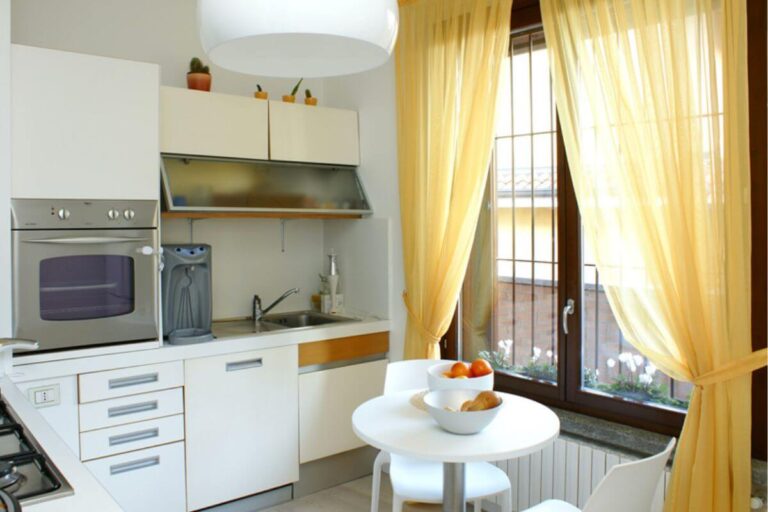 Scegliere le tende per la primavera: colori e consigli per una casa stupenda tende-per-la-primavera