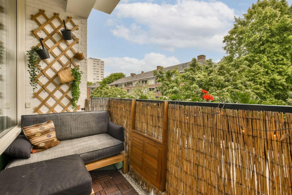 Come usare il bambù per preservare la privacy del balcone