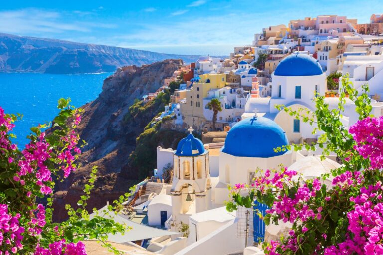 Scopri Santorini: cosa vedere e fare sull'isola più iconica della Grecia Santorini in Grecia