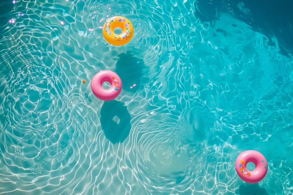 Mantenere pulito il fondo della piscina