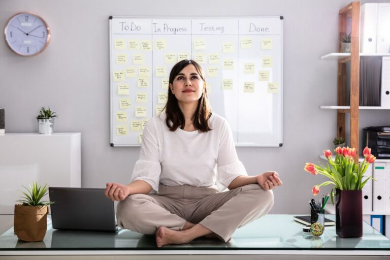 I segni zodiacali che gestiscono meglio lo stress lavorativo: scopri chi sono Segni zodiacali che gestiscono meglio lo stress lavorativo