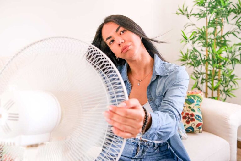 Come usare il ventilatore d'estate per rinfrescare casa senza sprechi energetici Come usare il ventilatore d'estate