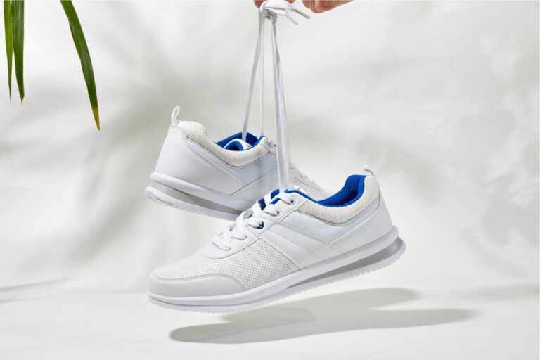 Asciugare le scarpe in asciugatrice senza danni: ecco il trucco infallibile Scarpe in asciugatrice come fare