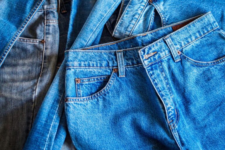 Macchie di grasso sui jeans? Ecco cosa fare subito per eliminarle Macchie sui jeans come pulirle