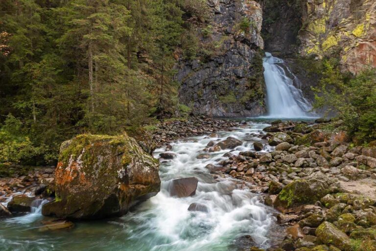 Le cascate di Riva di Tures: il sentiero da non perdere in autunno Le cascate di Riva di Tures
