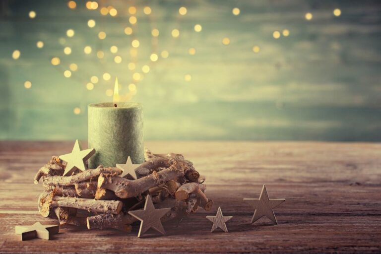 Candele fai-da-te per Natale: 5 creazioni facili e profumate con tutorial Candele fai-da-te per Natale