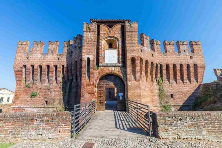 Soncino, il borgo incantato della Lombardia perfetto per gli amanti del Medioevo cosa visitare a Soncino