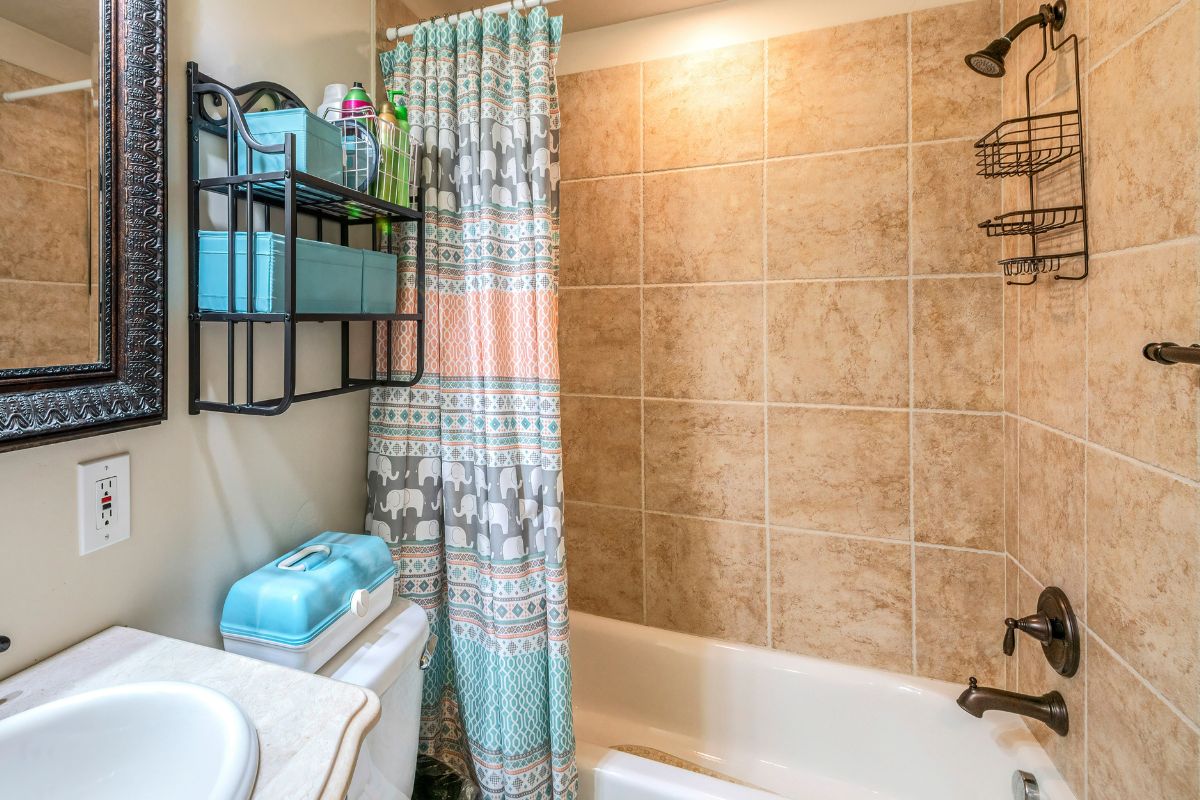 Sbiancare fughe piastrelle bagno ingredienti naturali