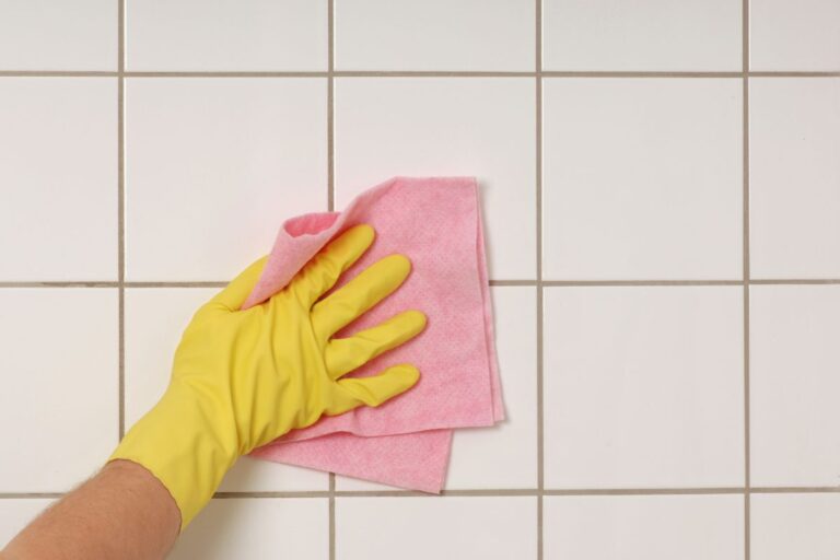 Come sbiancare le fughe delle piastrelle del bagno con ingredienti naturali Come Sbiancare fughe piastrelle