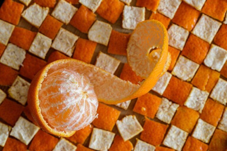 Arance spremute? Ecco 10 idee per riutilizzare le bucce in casa e in cucina Idee per riutilizzare le bucce