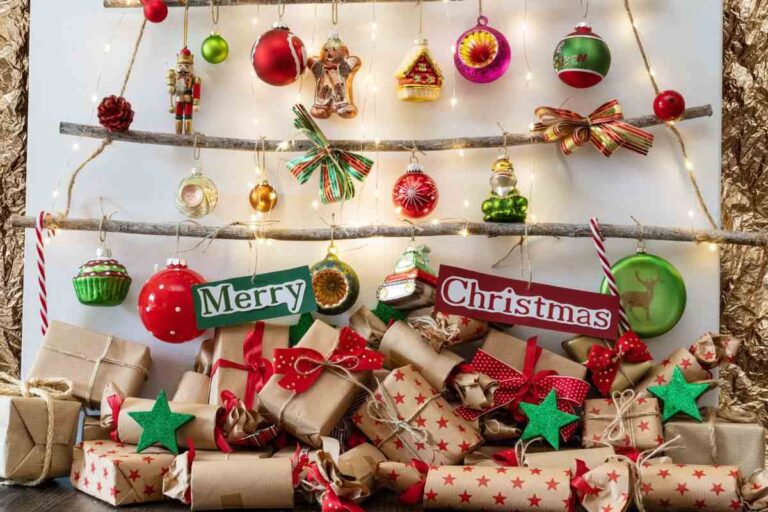 Stupisci con alberi alternativi questo Natale 2024: le tendenze più creative scopri le tendenze per l'albero di natale quest'anno