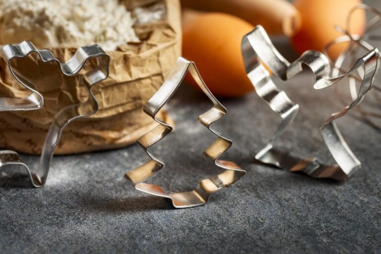 Decorazioni natalizie con stampi per biscotti: ghirlande, addobbi e molto altro stampi biscotti natale