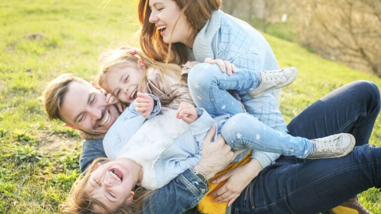 I segni zodiacali che fanno della famiglia la loro priorità assoluta L'importanza dei legami familiari nell'astrologia