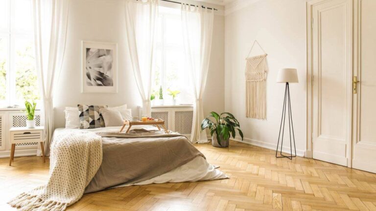 Arredare in stile parigino: ecco i dettagli che faranno la differenza scopri come arredare la tua casa in stile parigino