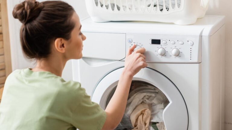 Lavatrice e consumo energetico: ecco come ridurre i costi con pochi gesti Come risparmiare facendo la lavatrice