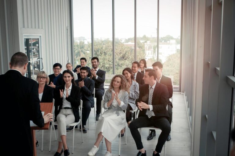 Sei un leader nella comunicazione? Scopri se il tuo segno è tra i 5 più persuasivi I 5 segni zodiacali che amano la comunicazione